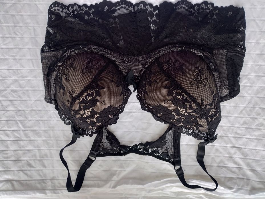 Жіночий бюстгальтер 80С та 85D та 80С