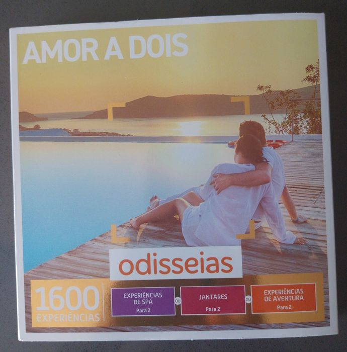 Urgente Sofá bege, oferta de uma experiência odisseias para duas pesso