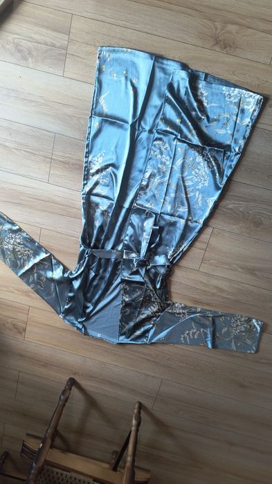 Zestawy satynowy szlafrok i koszulą nocna