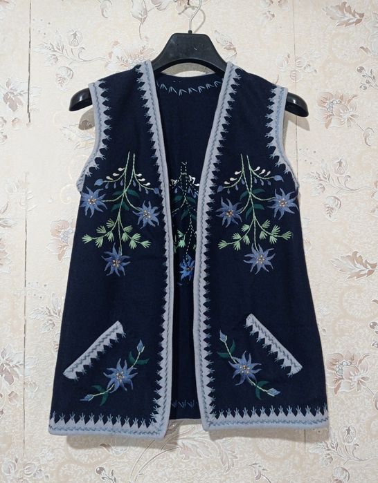 Жилетка вишиванка жіноча прадиційна M/L.