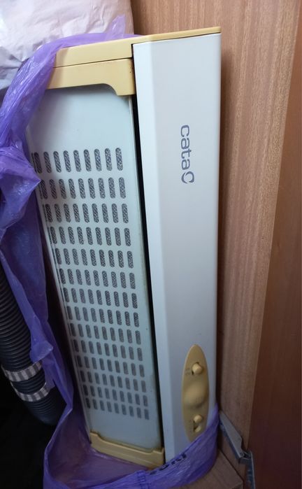 Витяжка настенная Cata