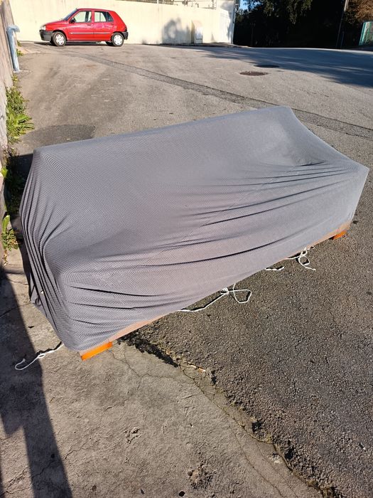 Sofá cama 3 lugares impecável