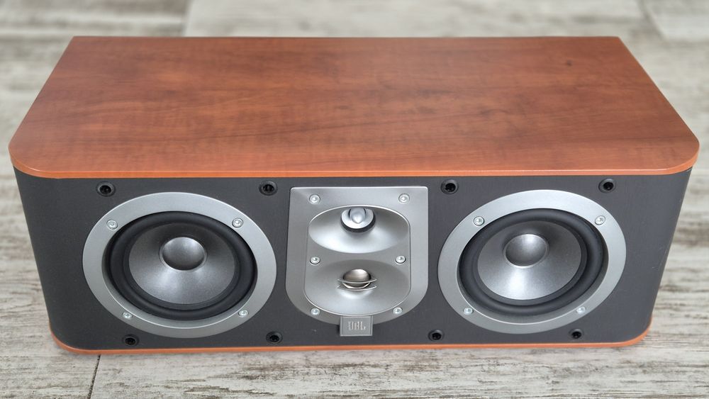 Центральний канал JBL es 25c