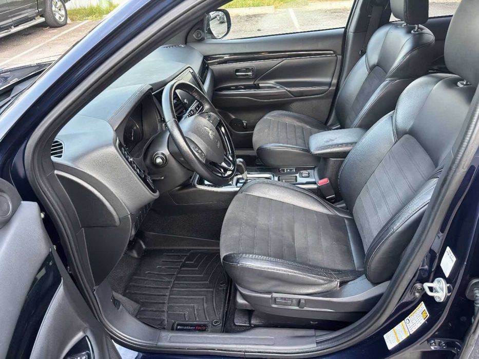 Mitsubishi Outlander SE      2019