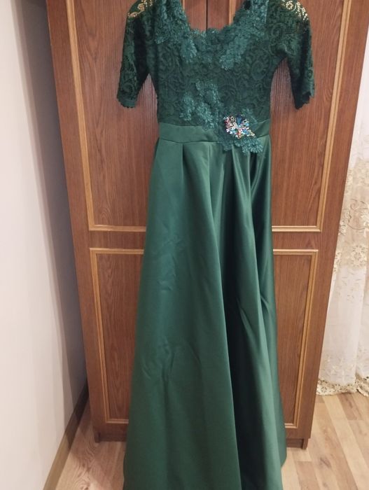 Продам вечірню сукню