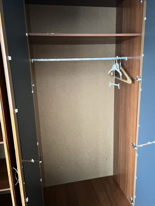 Шафа з дзеркалом.