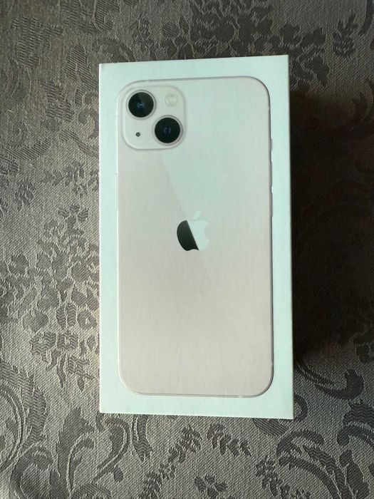 iPhone 13 com todo o equipamento