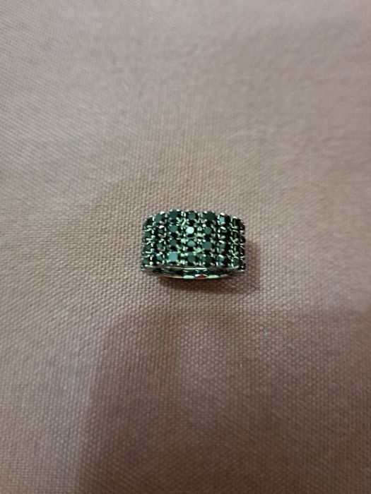 Anel em aço  com zirconias pretas