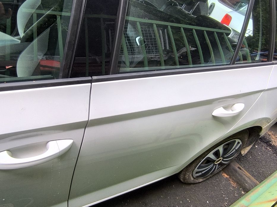 Drzwi lewe prawe przód tył skoda fabia kombi 2016