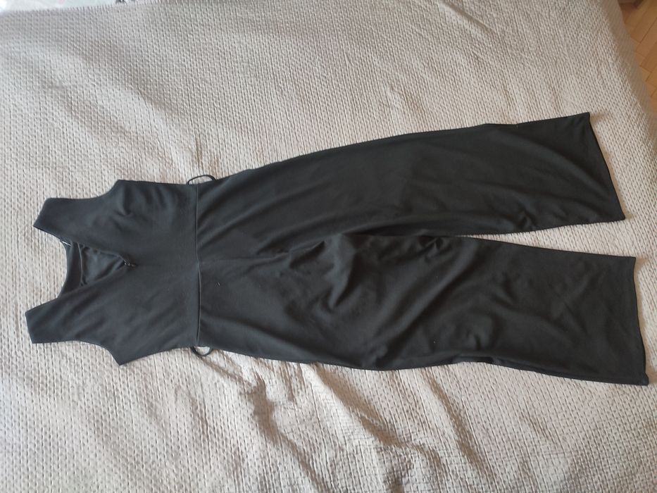Czarny elegancki kombinezon rozmiar42/XL
