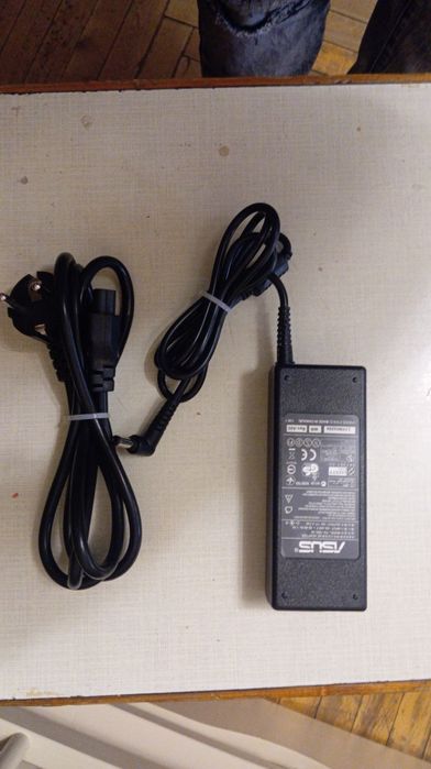 Зарядка для ноутбука Нова