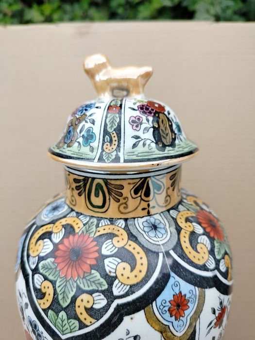 Stara stylowa ceramiczna waza amfora wazon