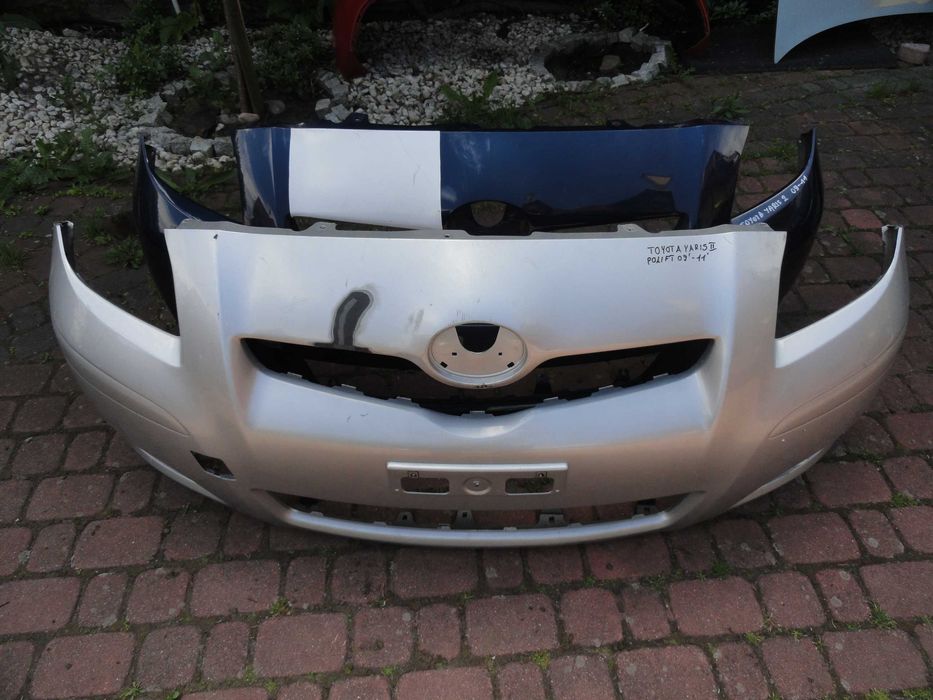 Toyota Yaris Zderzak przód 09-11