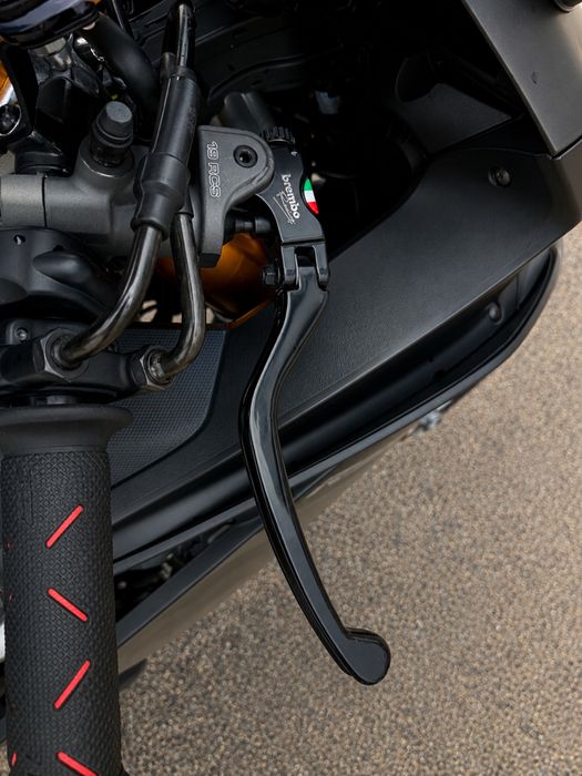 Aprilia RSV4 factory 2016