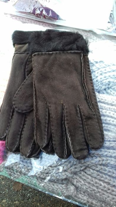 Рукавиці жіночі шкіряні.