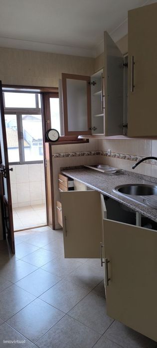 Apartamento T2 em Coimbrões junto ao GaiaShopping