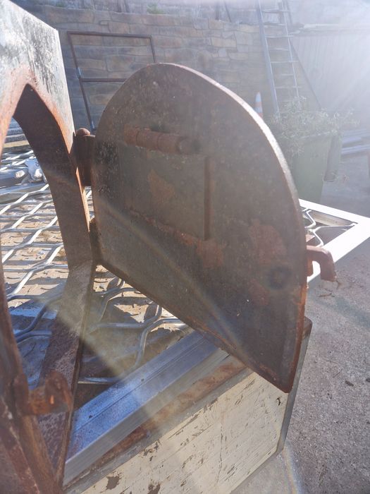 Porta de forno em ferro