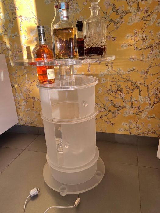 Garrafeira em acrilico com luz