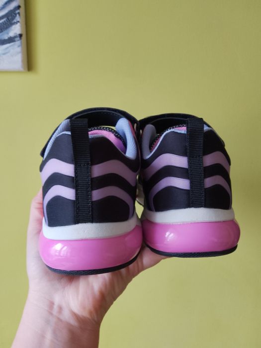 Buty sprandi świecące