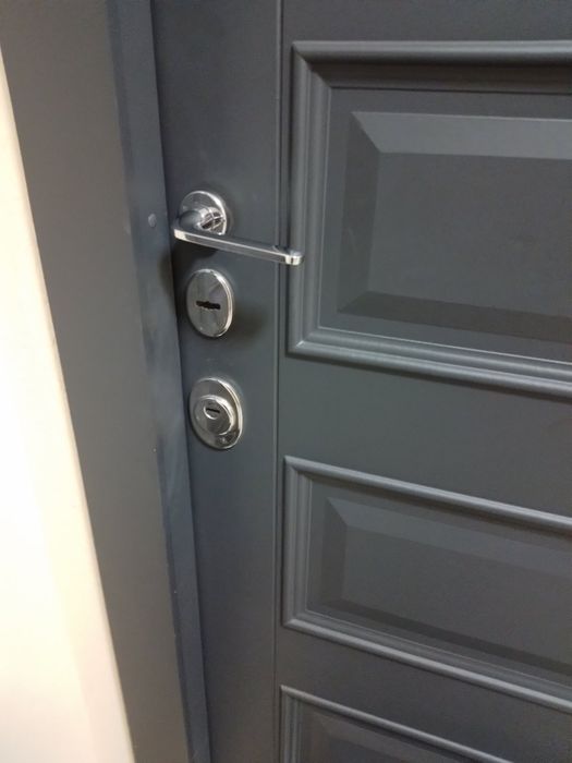 Чернівці. Аварійне відкриття авто, дверей, замків, броньовані двері