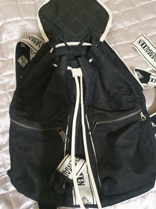 стильний рюкзак від відомого американського бренду Steve Madden