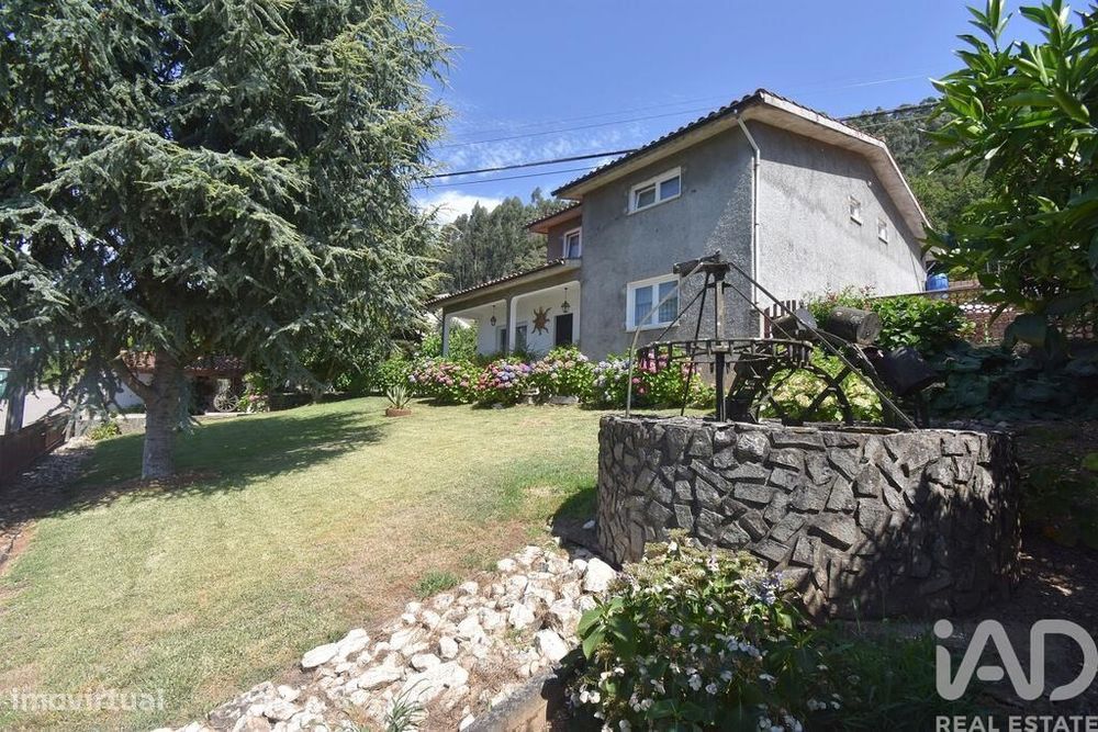 Casa / Villa T4 em Vila Nova de 232,00 m2
