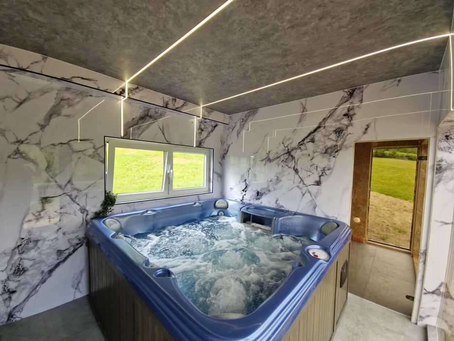 Sauna jacuzzi tężnia spa