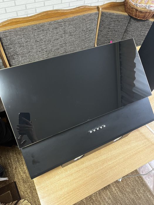 Продам кухонную вытяжку