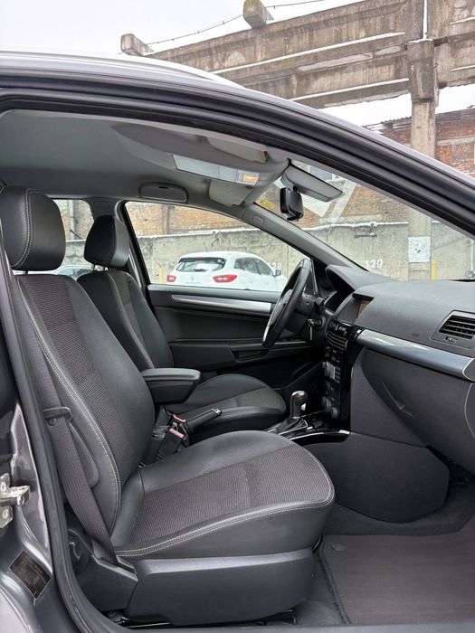 !АВТОМАТ! Опель Астра 2009 року з Голландії