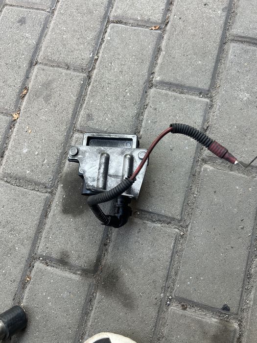 Przekaźnik świec żarowych 859172301 BMW e60 LCI 2.0d 177km