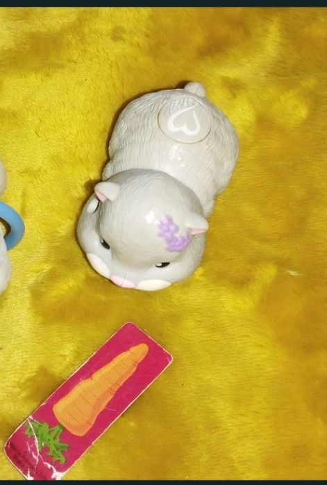 Музыкальная игрушка Макдональдс Киндер панда белка тварини Кіндер