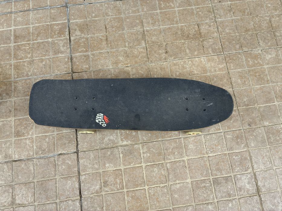 Skate Cruiser Oxelo + Trucks DGK + Rodas grandes – Bom estado
