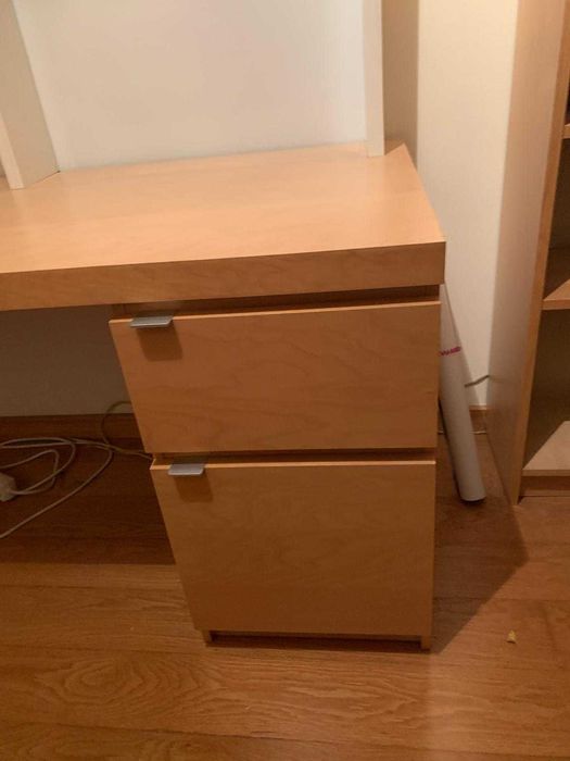 Secretária IKEA MALM