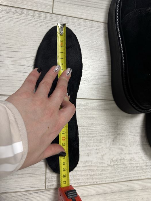 Продам жіночі хайтопи чорні, замшеві на байці, женские ботинки кеды