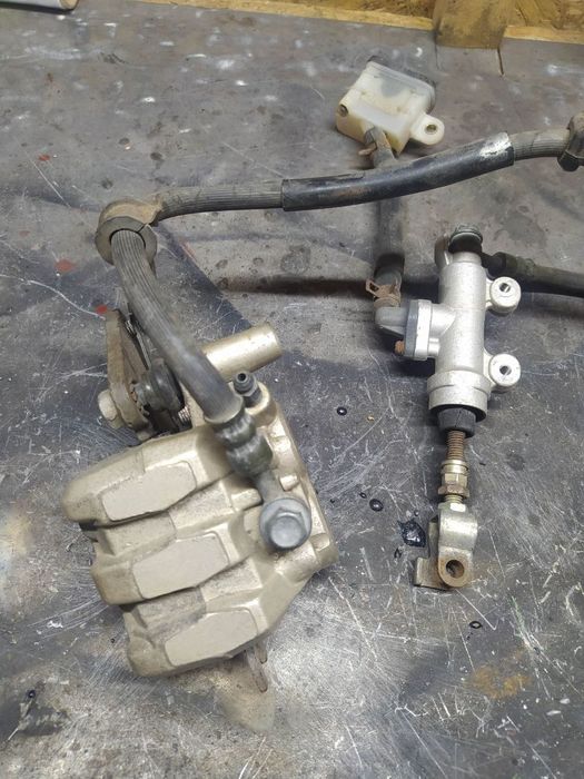 Задня тормозна система