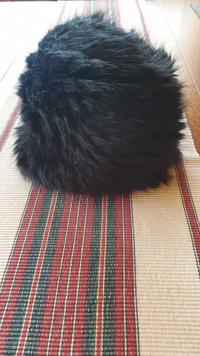 Damska czapka puchatka