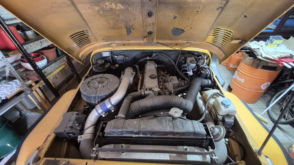 Land Cruiser BJ40 com extras