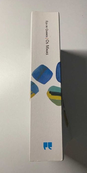 Livro e resumos – "Os Maias"