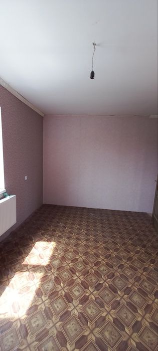Продаж будинку!смт Володарка!Центр