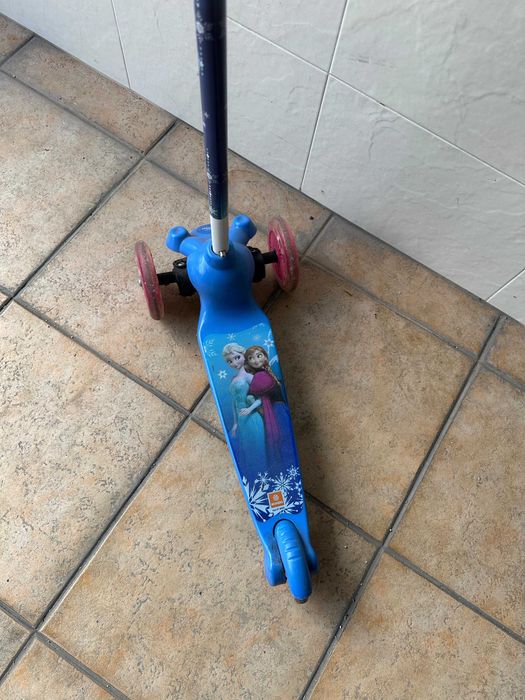 Trotinete de menina Frozen