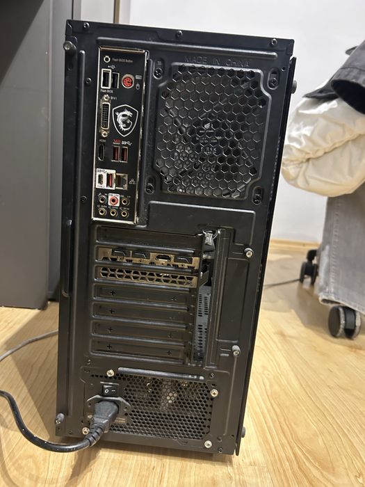 MOCNY ZESTAW gamingowy z monitorem