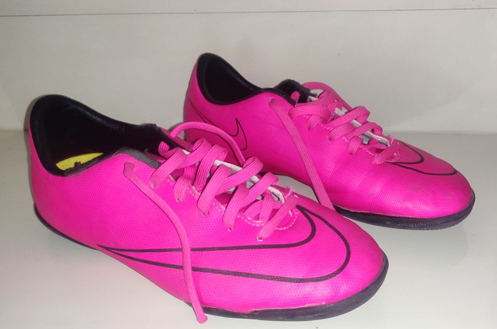Футзалки найк 35.5