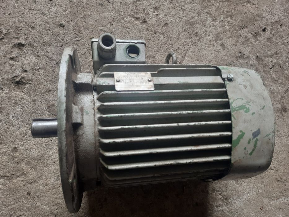 Продам електродвигун 3кВт 1500 об/хв.