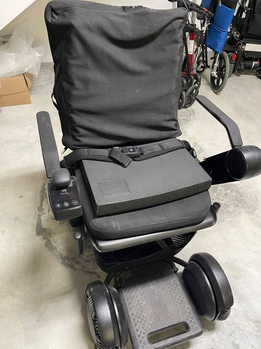 Cadeira de Rodas Elétrica WHILL Model C2 – Excelente Estado