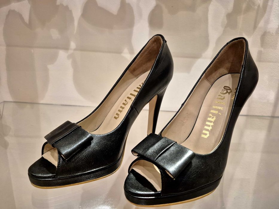 Туфли женские.  John Galliano Реер Тое, 4epHble, 39 EU