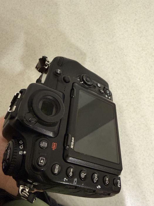 Продам Nikon D500 + Nikon 17-55mm f/2.8 (топ-комплект)