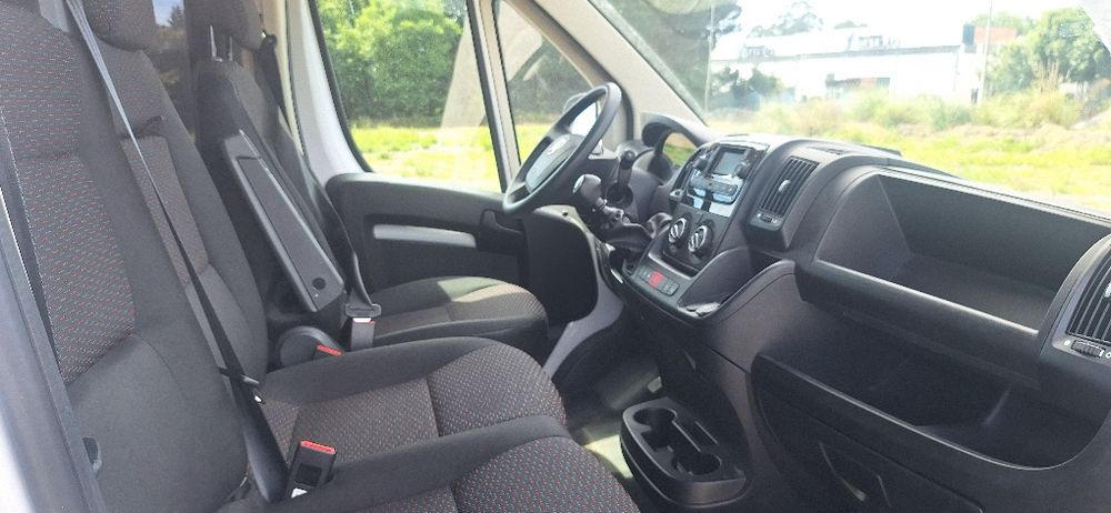 Fiat Ducato 2024 | 70.000 km | Minibus Passageiros | Muito Estimada