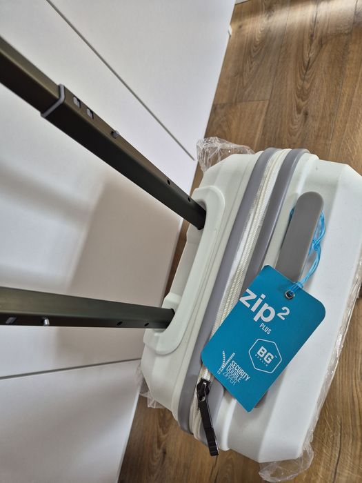 Nowa walizka kabinowa BG BERLIN zip2 biała