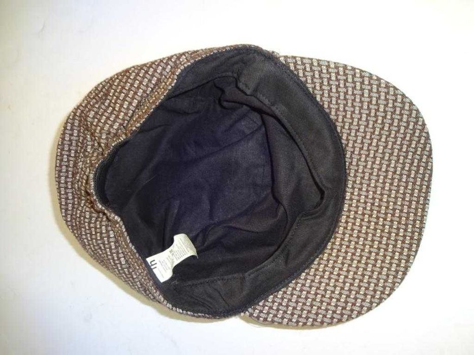 Czapka Zimowa Z Daszkiem Pepitka W Brązach, Ładna i Praktyczna