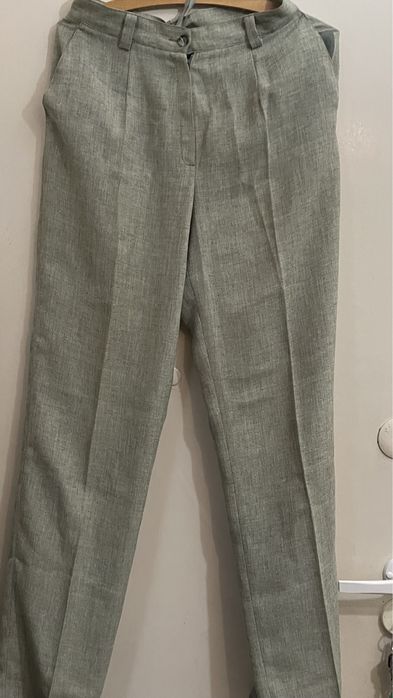 Kostium damski ze spodniami